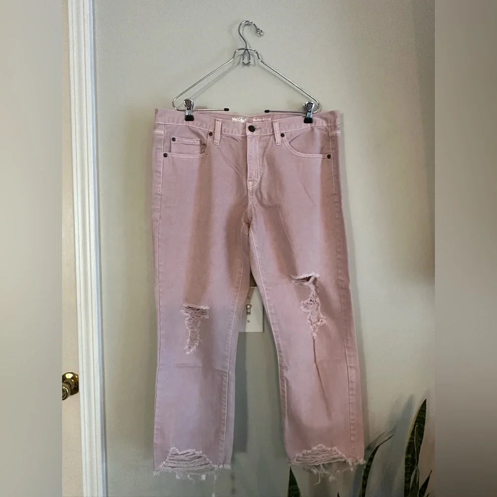 Pink Ripped and Distressed Cropped Jeans - Picture 2 of 3